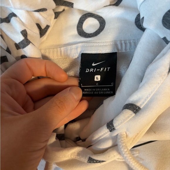Nike Hoodie 🤍 - Picture 2 of 2